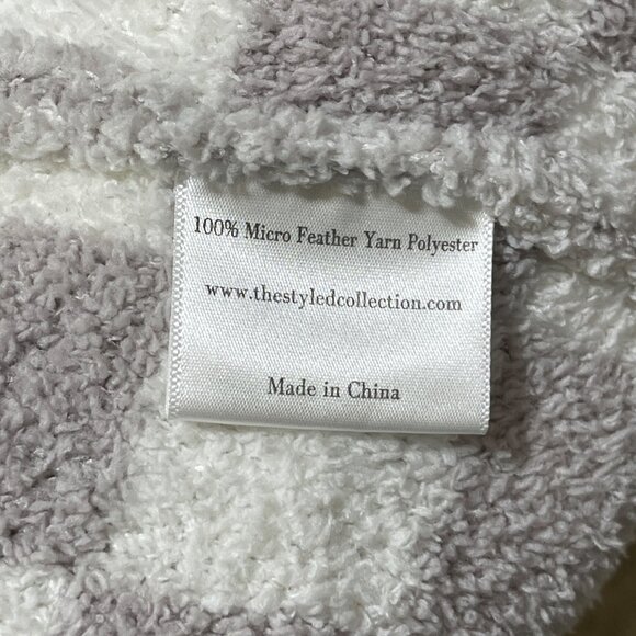 The Styled Collection Feather Yarn Robe Long Grey Cream Check Size S/M - Picture 5 of 6